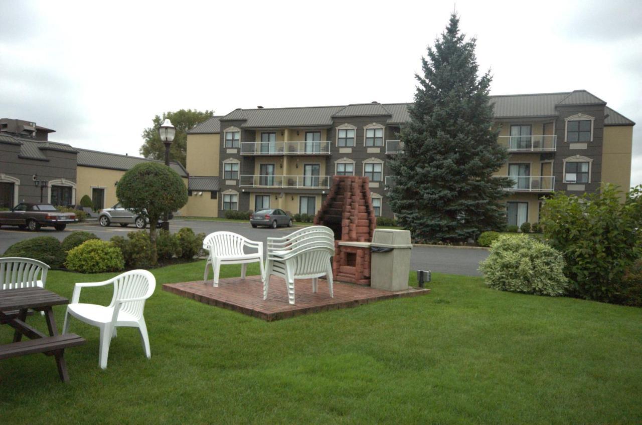 Auberge Harris Saint-Jean-sur-Richelieu Exterior foto