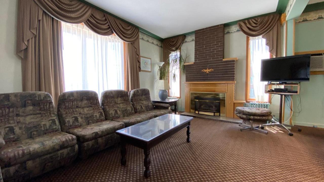 Auberge Harris Saint-Jean-sur-Richelieu Exterior foto